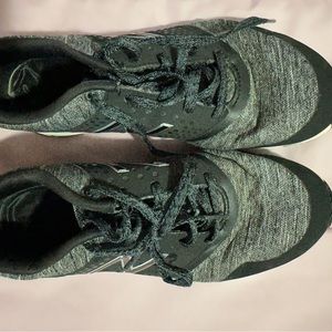 New balance sneakers, black, size 8W